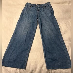 American Eagle - 2 short - wide leg, raw hem jeans